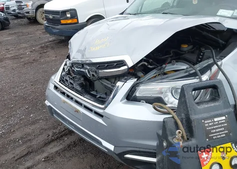 2018 Subaru Forester 2.5I Touring из США, поврежденный, VIN JF2SJAWC6JH496875